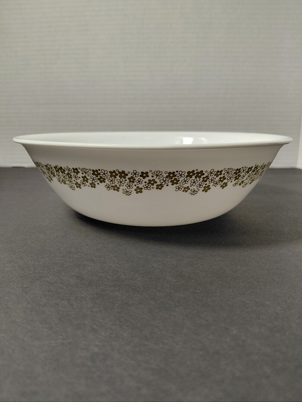 Corelle Spring Blossom/Crazy Daisy White Serving Bowl with Green Floral Border